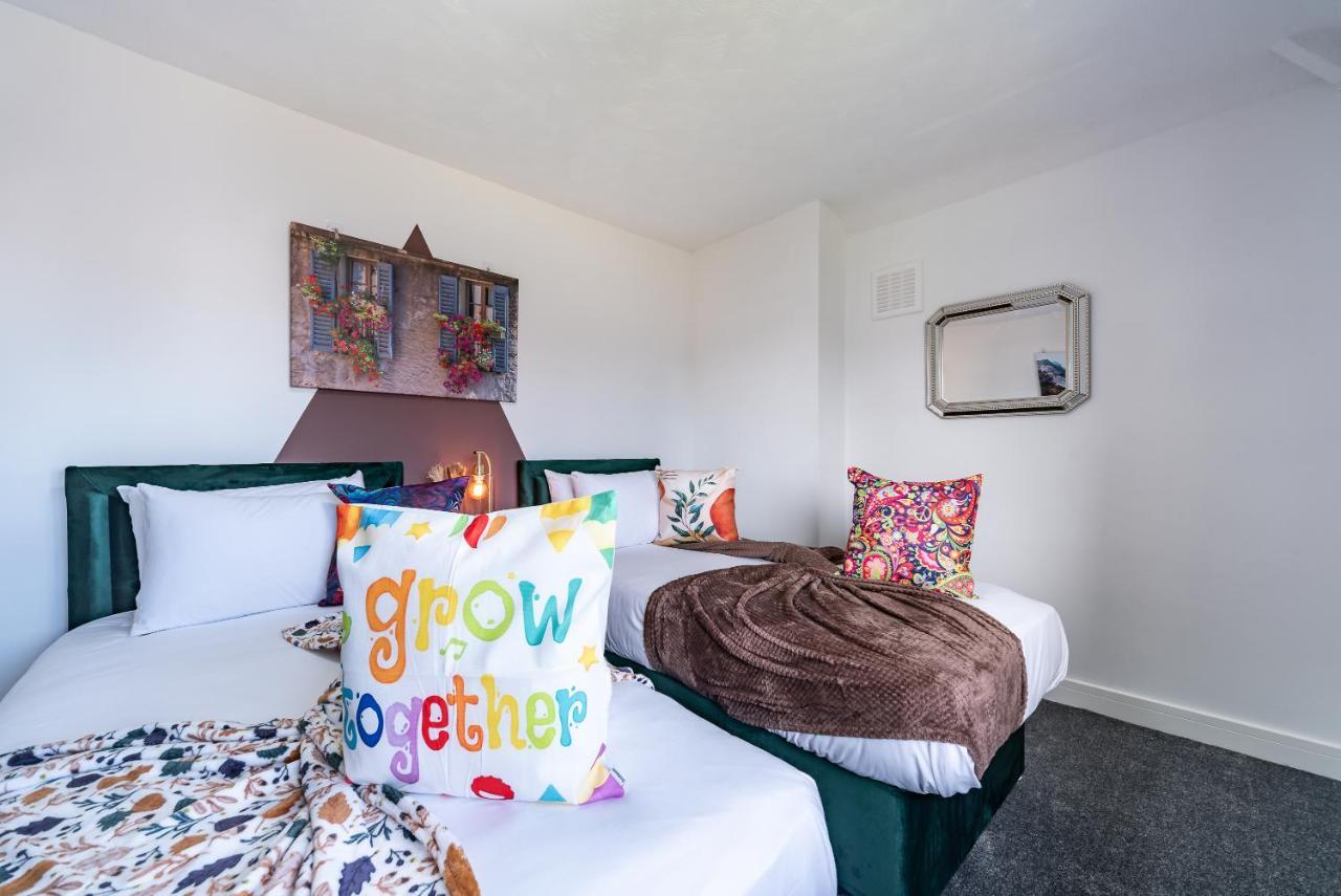 Aseda 4 Bedroom Private Parking, Game Zone -Pool Table, Garden Home Kingston upon Hull Extérieur photo
