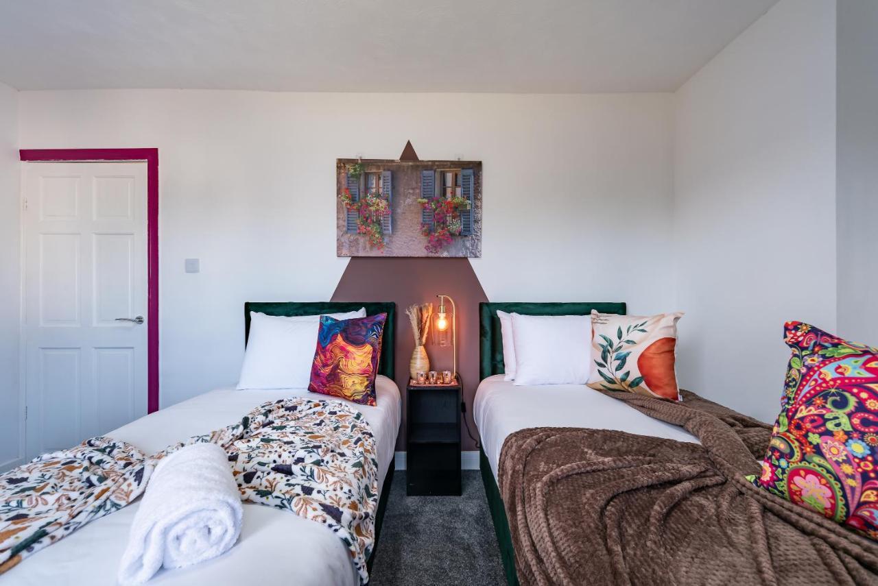 Aseda 4 Bedroom Private Parking, Game Zone -Pool Table, Garden Home Kingston upon Hull Extérieur photo