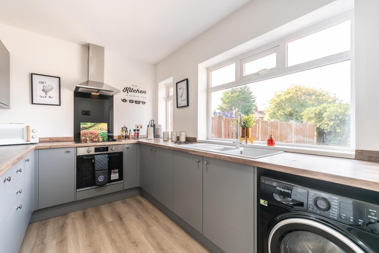 Aseda 4 Bedroom Private Parking, Game Zone -Pool Table, Garden Home Kingston upon Hull Extérieur photo