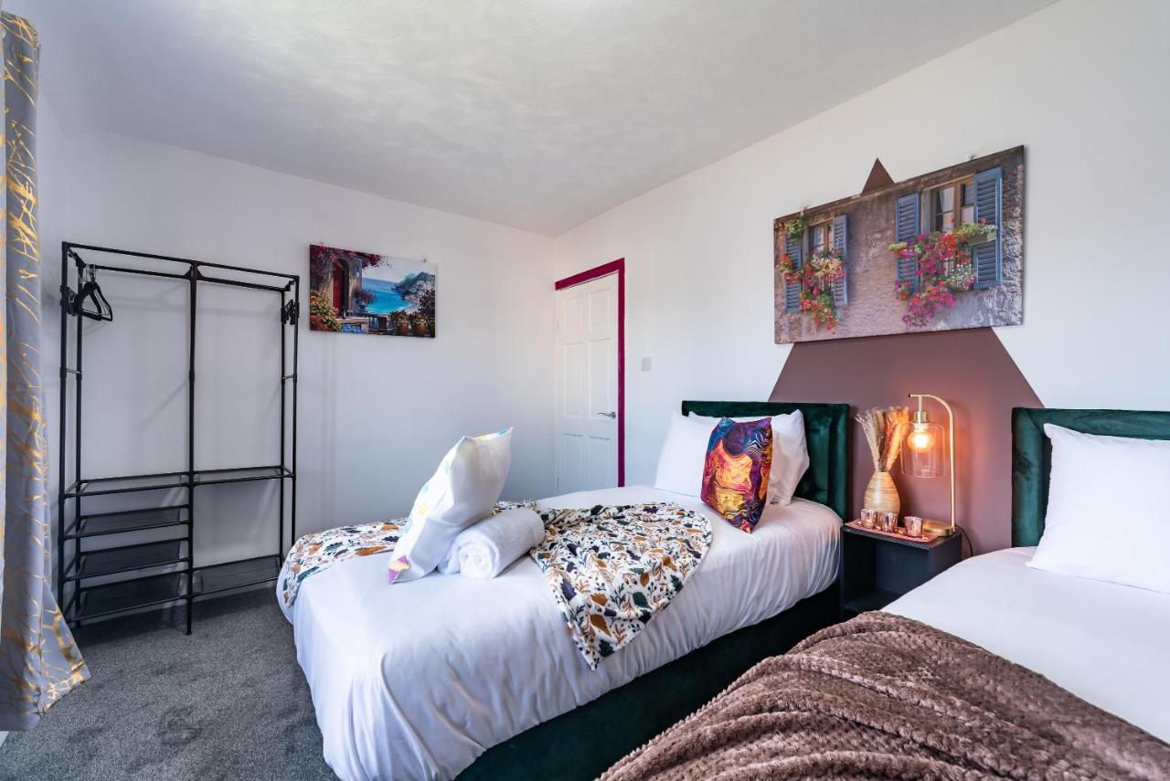 Aseda 4 Bedroom Private Parking, Game Zone -Pool Table, Garden Home Kingston upon Hull Extérieur photo