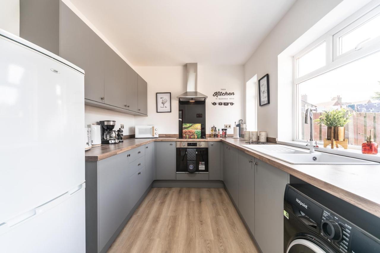 Aseda 4 Bedroom Private Parking, Game Zone -Pool Table, Garden Home Kingston upon Hull Extérieur photo